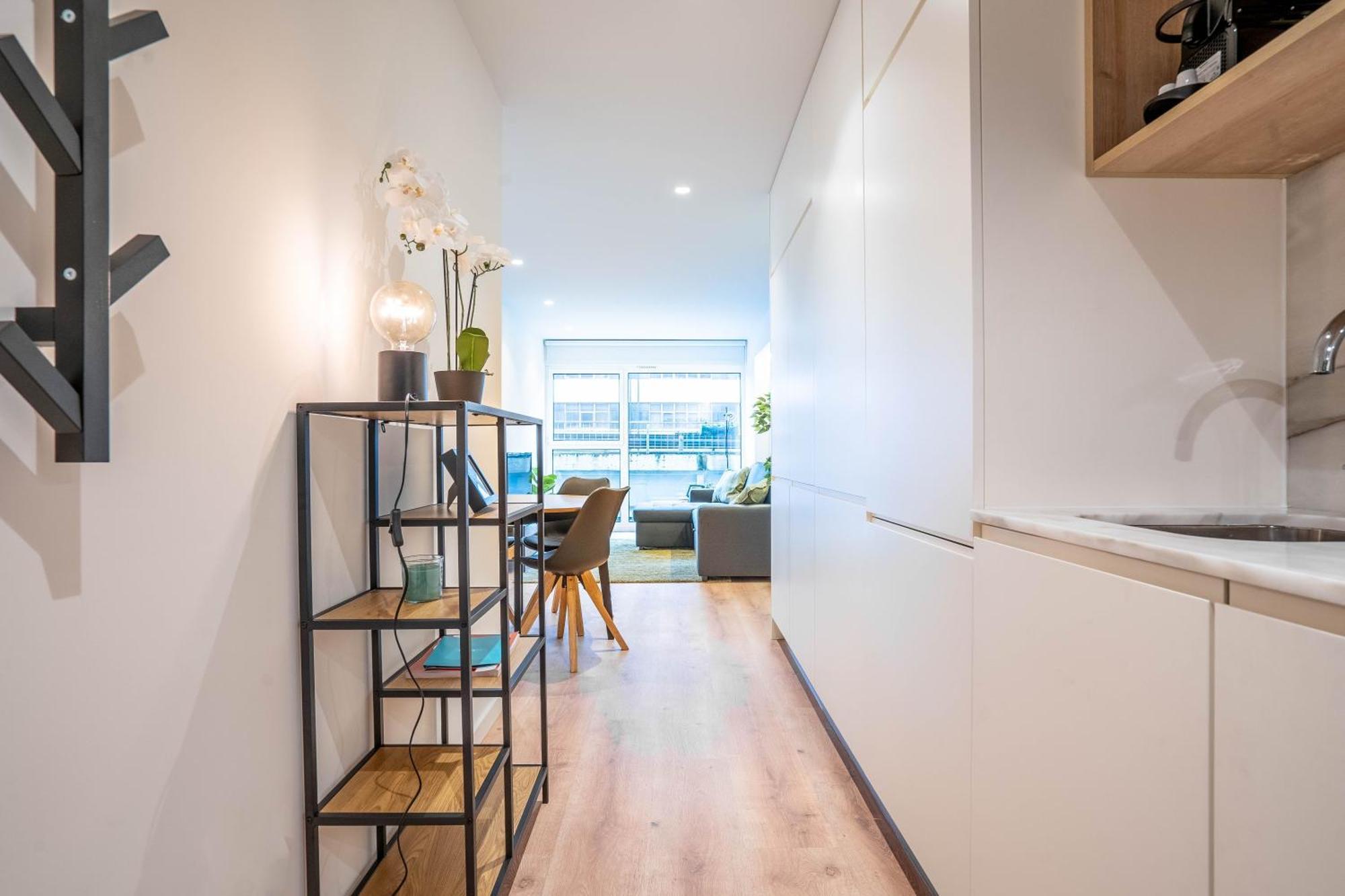 Trindade Bliss: 1Br W/ Free Parking By Lovelystay Porto Ngoại thất bức ảnh