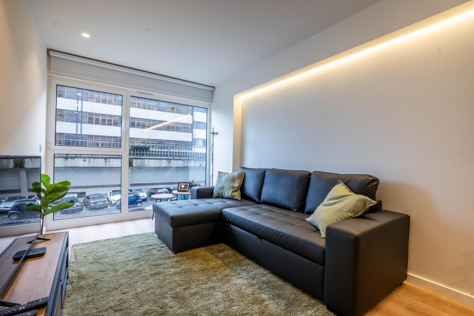 Trindade Bliss: 1Br W/ Free Parking By Lovelystay Porto Ngoại thất bức ảnh