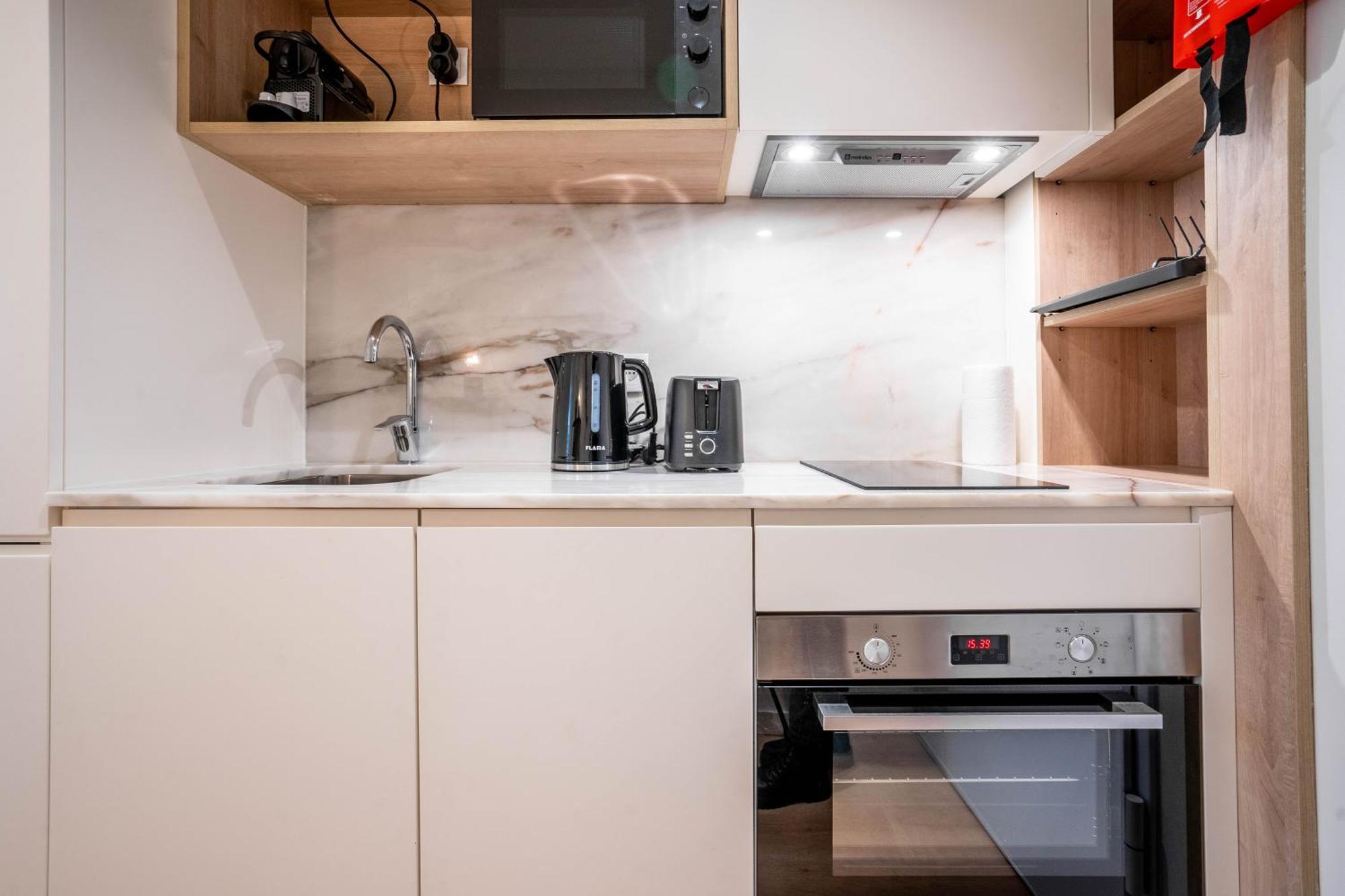 Trindade Bliss: 1Br W/ Free Parking By Lovelystay Porto Ngoại thất bức ảnh