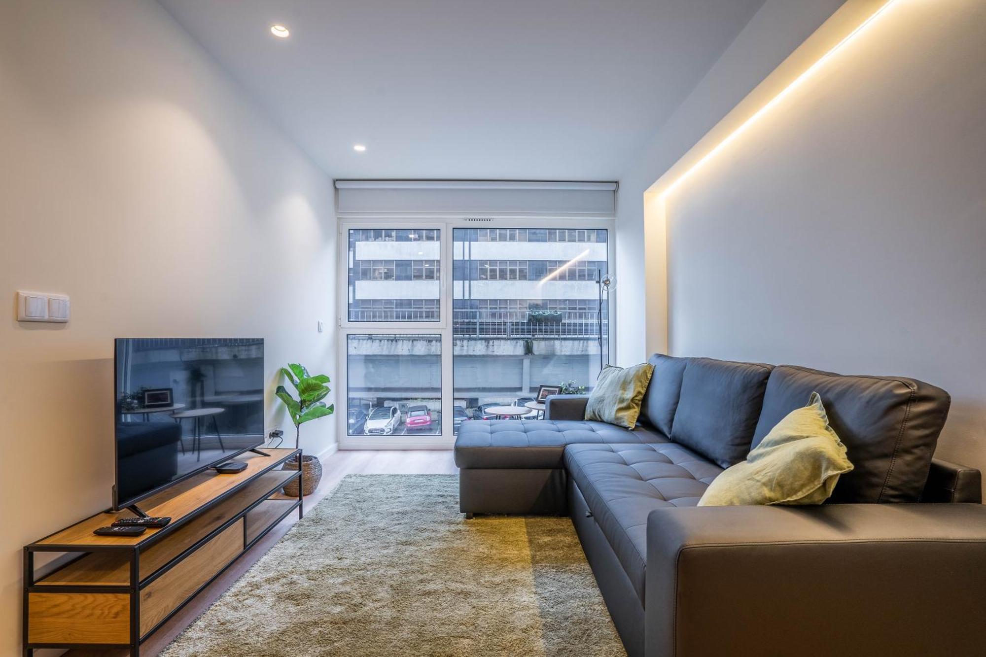 Trindade Bliss: 1Br W/ Free Parking By Lovelystay Porto Ngoại thất bức ảnh