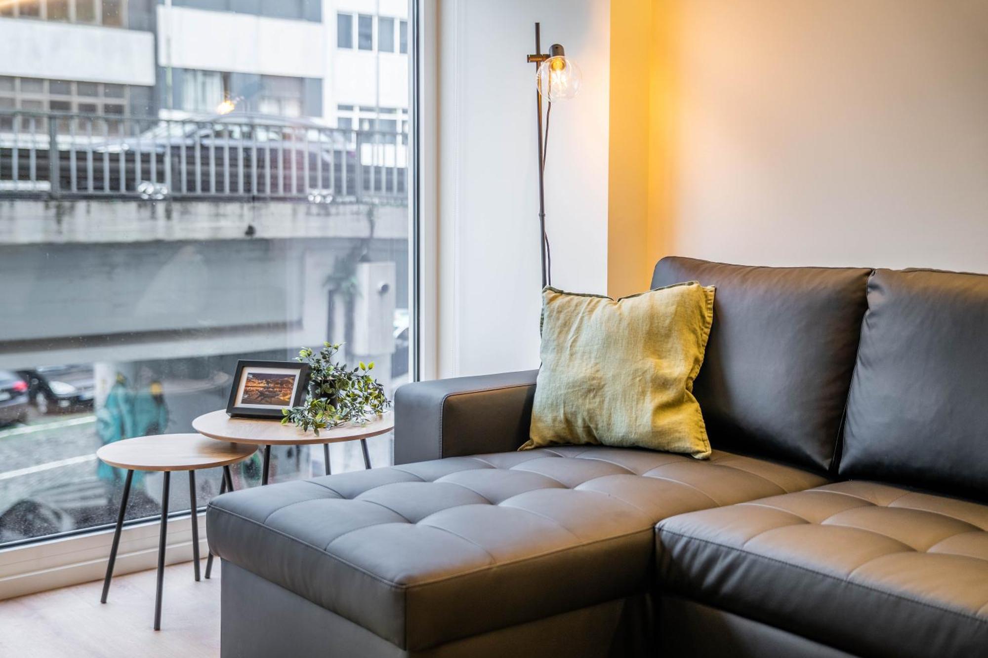 Trindade Bliss: 1Br W/ Free Parking By Lovelystay Porto Ngoại thất bức ảnh