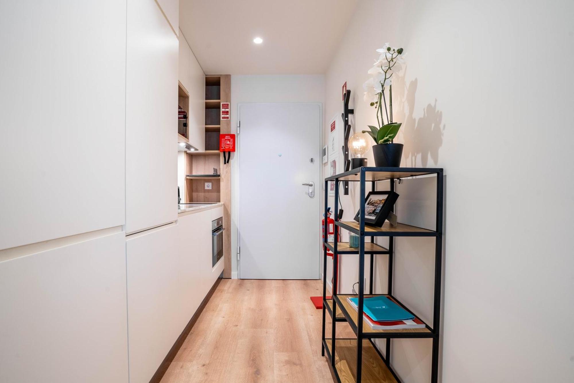 Trindade Bliss: 1Br W/ Free Parking By Lovelystay Porto Ngoại thất bức ảnh